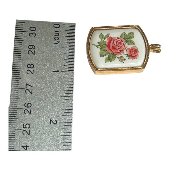Avon June Rose Pendant Floral Heritage Collection 1980s Gold Tone Metal Frame - Picture 4 of 4